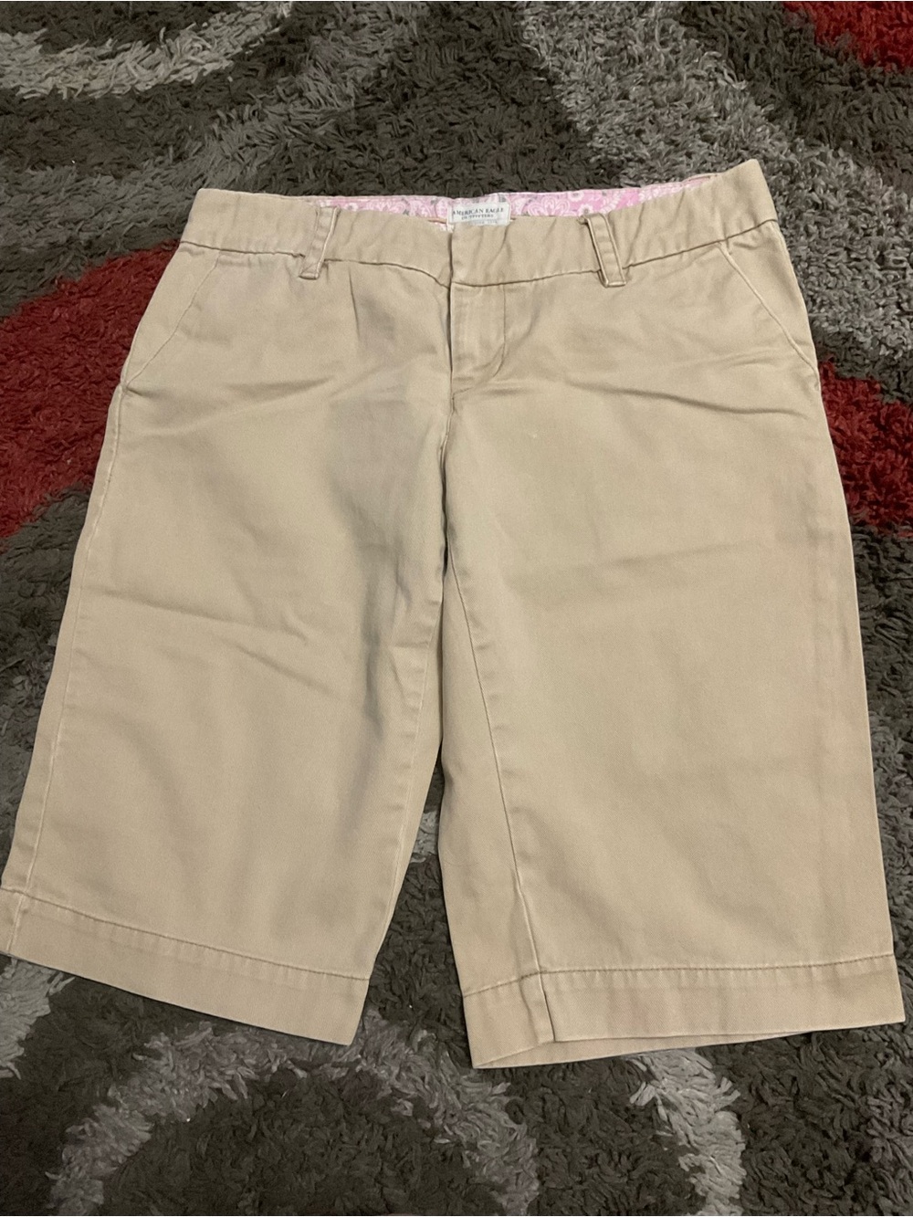 American Eagle Outfitters women’s Y2K 2000s Beige Bermuda Shorts size 2